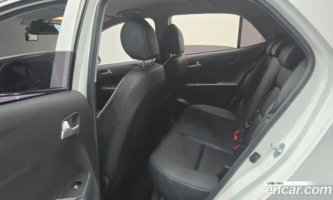 Kia Morning 2023 1.0 Автомат в Москве № 532818, фото 13