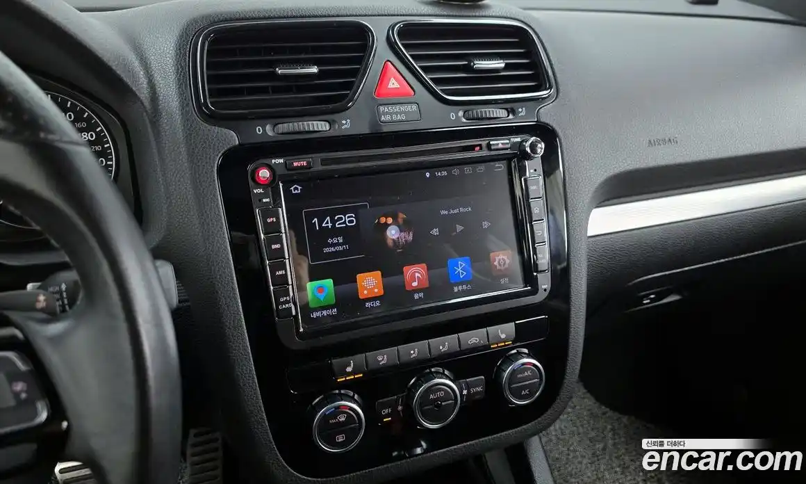 Volkswagen Scirocco 2013 2.0 Автомат в Москве № 533463, фото 14