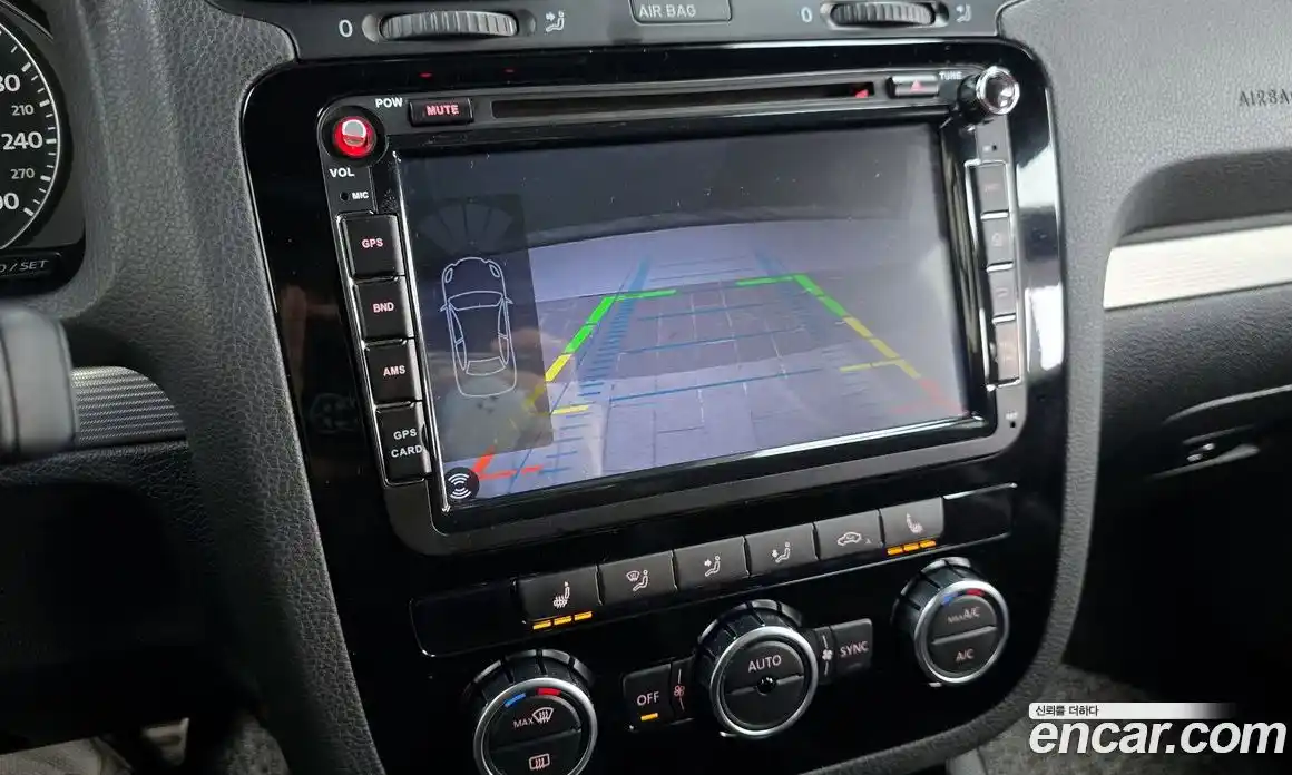 Volkswagen Scirocco 2013 2.0 Автомат в Москве № 533463, фото 15