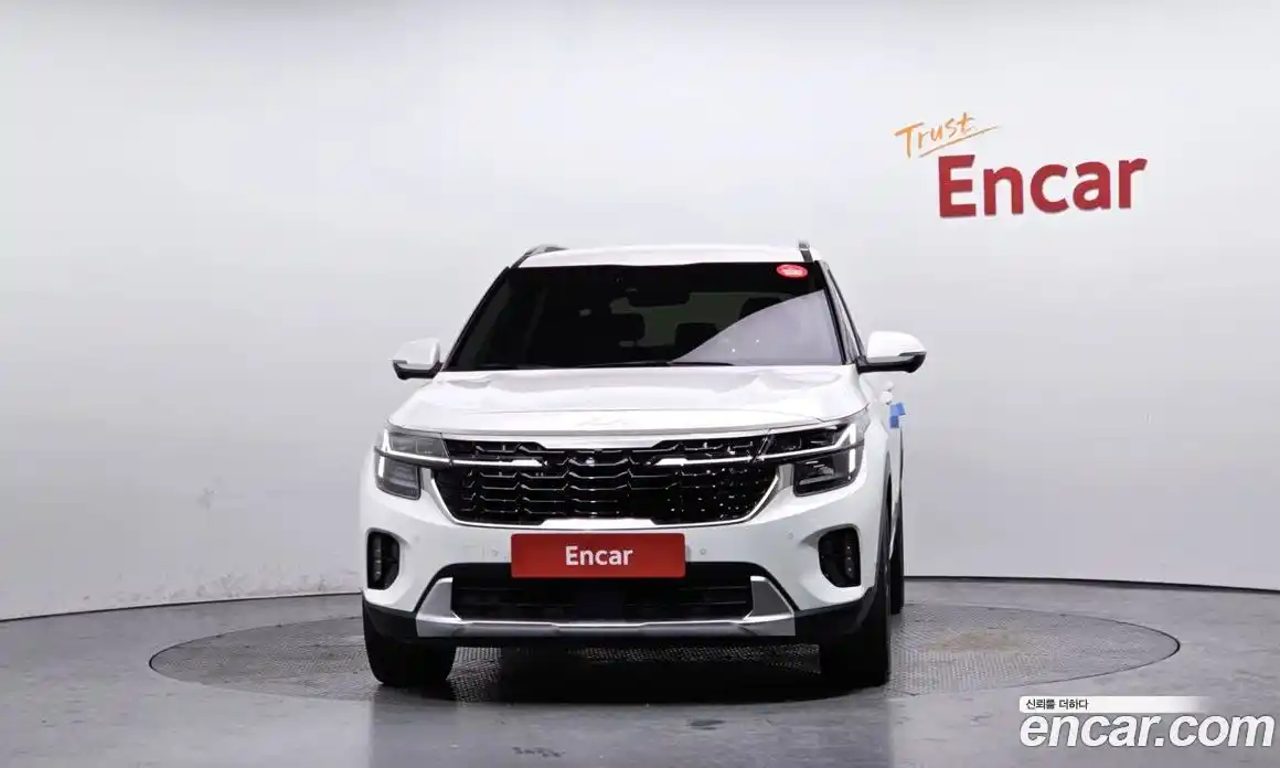 Kia Seltos 2023 1.6 Автомат в Москве № 534437, фото 3