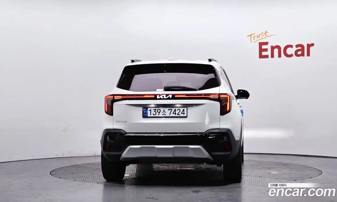 Kia Seltos 2023 1.6 Автомат в Москве № 534437, фото 4