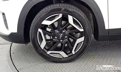 Kia Seltos 2023 1.6 Автомат в Москве № 534437, миниатюра 5