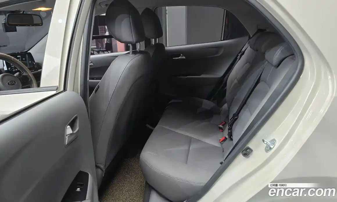 Kia Morning 2021 1.0 Автомат в Москве № 535303, фото 13