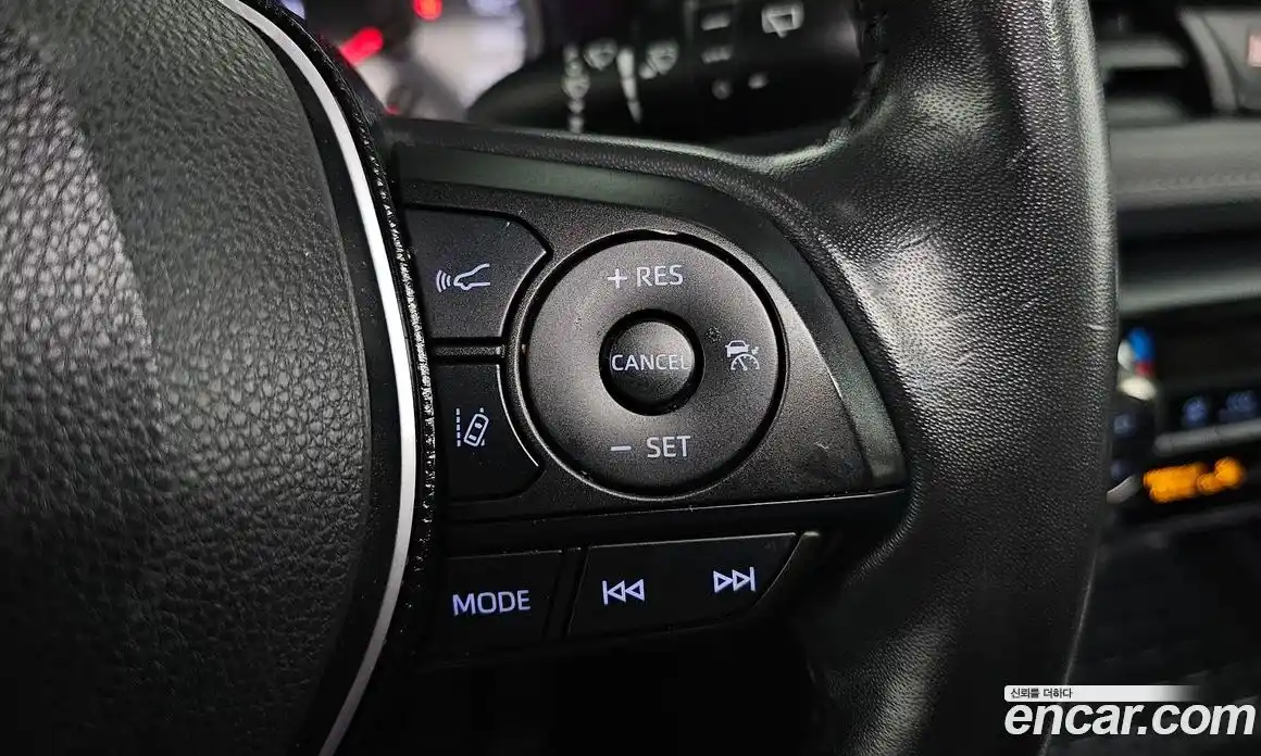 Toyota RAV4 2021 2.5 Автомат в Москве № 535660, фото 17