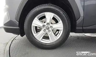 Toyota RAV4 2021 2.5 Автомат в Москве № 535660, миниатюра 5