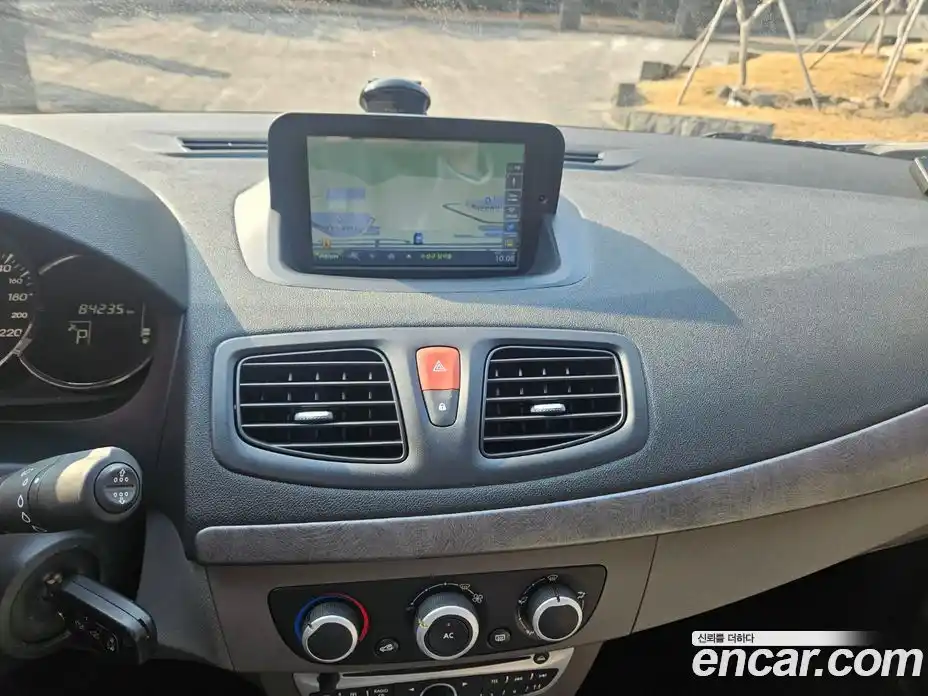 Renault SM3 2011 1.6 Автомат в Москве № 536907, фото 16