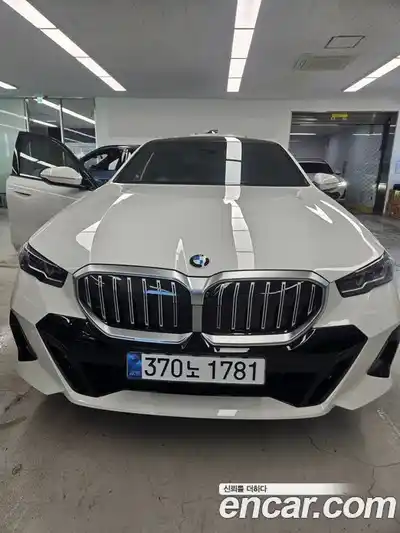 BMW 5-Series 2026 2.0 Автомат в Москве № 537552, миниатюра 2