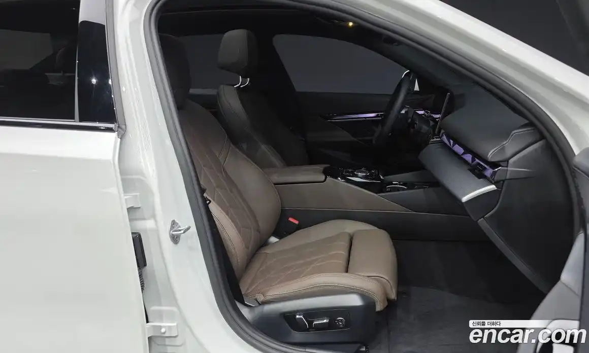 BMW 5-Series 2025 2.0 Автомат в Москве № 538039, фото 11