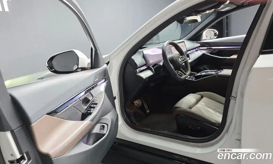 BMW 5-Series 2025 2.0 Автомат в Москве № 538039, фото 10