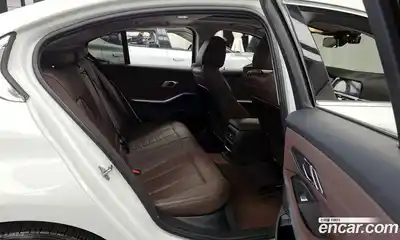 BMW 3-Series 2022 2.0 Автомат в Москве № 539811, миниатюра 12