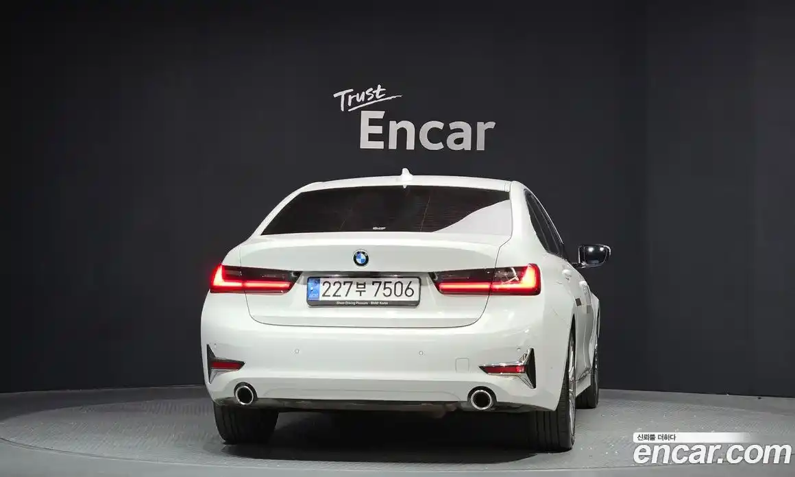 BMW 3-Series 2022 2.0 Автомат в Москве № 539811, фото 4