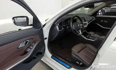 BMW 3-Series 2022 2.0 Автомат в Москве № 539811, миниатюра 10