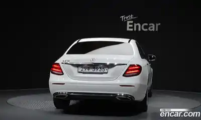 Mercedes-Benz E-Class 2018 2.0 Автомат в Москве № 542187, миниатюра 4