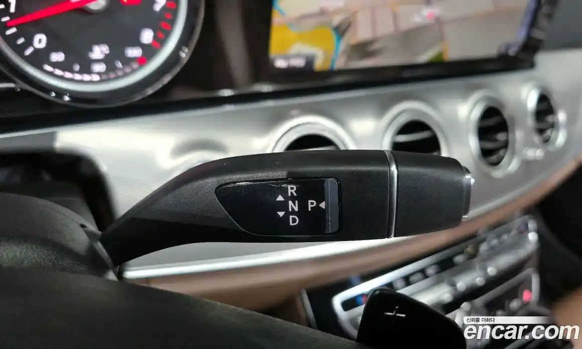 Mercedes-Benz E-Class 2018 2.0 Автомат в Москве № 542187, фото 9