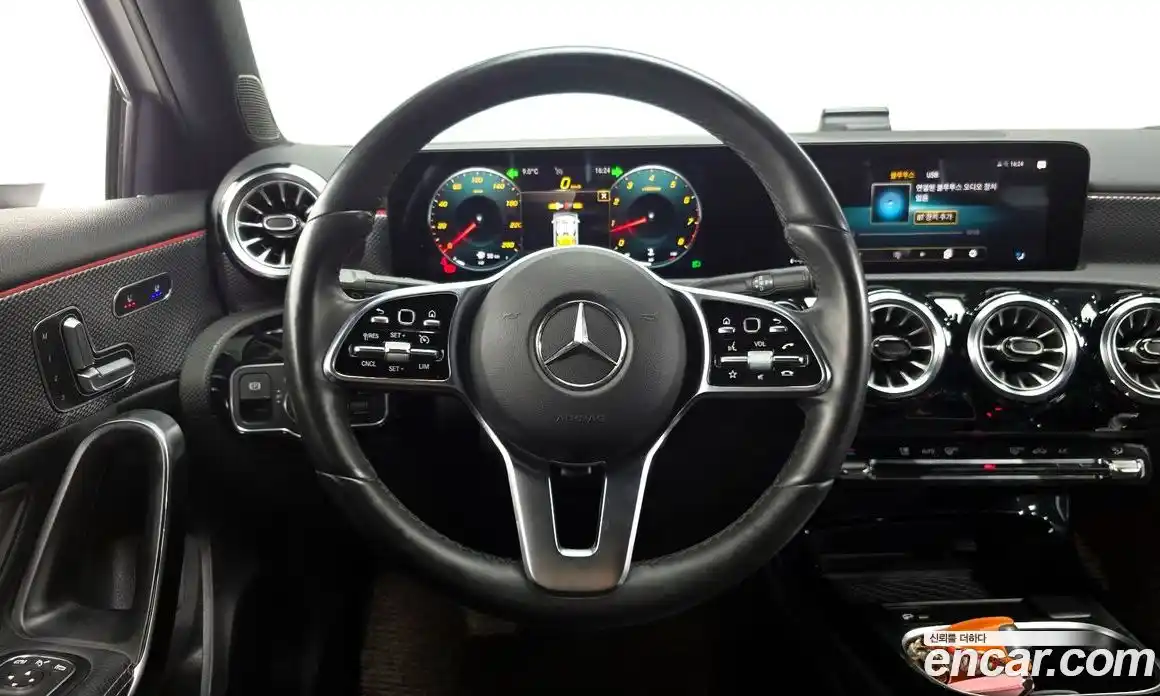 Mercedes-Benz A-Class 2021 2.0 Автомат в Москве № 542677, фото 13