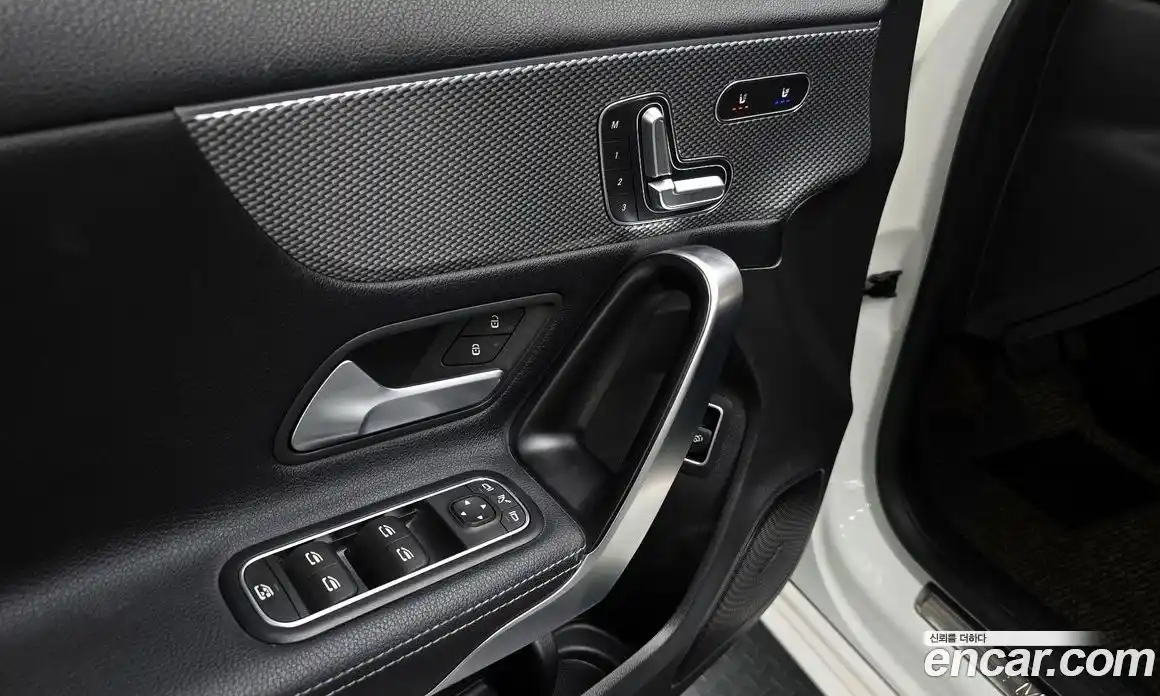 Mercedes-Benz A-Class 2021 2.0 Автомат в Москве № 542677, фото 19