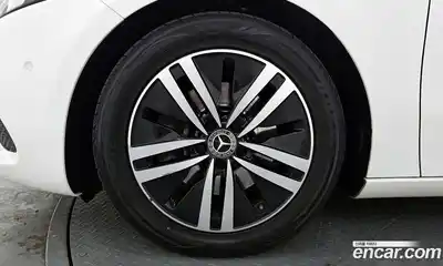 Mercedes-Benz A-Class 2021 2.0 Автомат в Москве № 542677, миниатюра 5