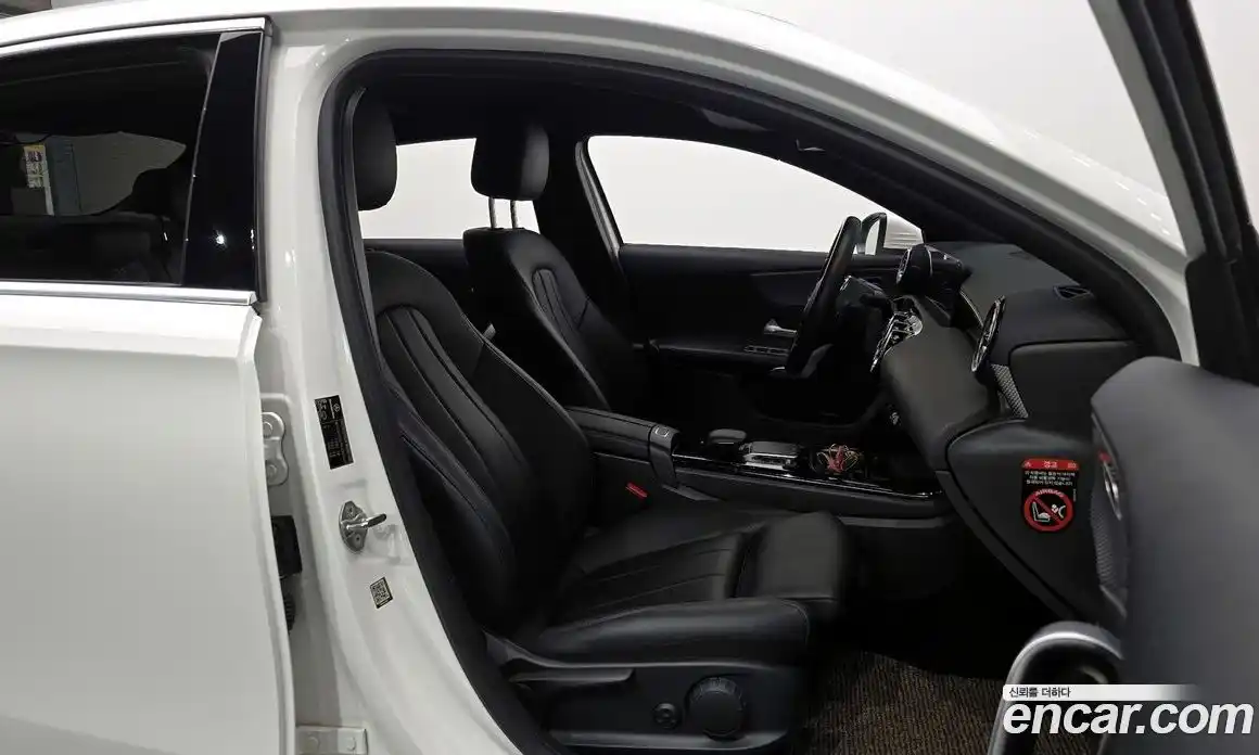 Mercedes-Benz A-Class 2021 2.0 Автомат в Москве № 542677, фото 10