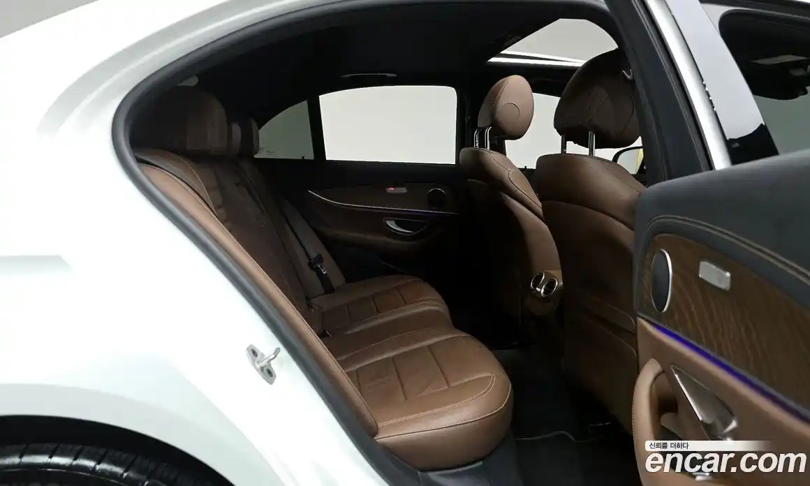 Mercedes-Benz E-Class 2021 2.0 Автомат в Москве № 542894, фото 11