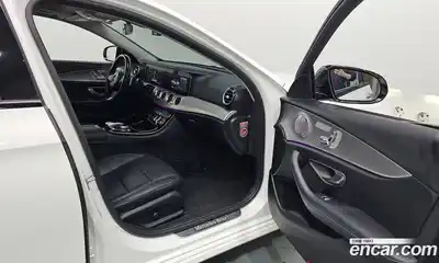Mercedes-Benz E-Class 2017 2.0 Автомат в Москве № 543135, миниатюра 11