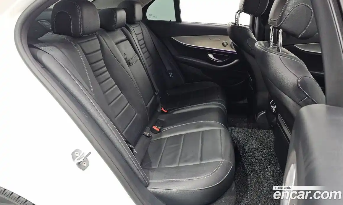 Mercedes-Benz E-Class 2017 2.0 Автомат в Москве № 543135, фото 12