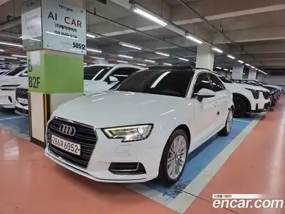 Audi A3 2018 2.0 Автомат в Москве № 544048, миниатюра 3