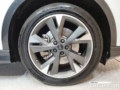 Audi Q4 e-tron 2023 0.2 Автомат в Москве № 544739, миниатюра 5