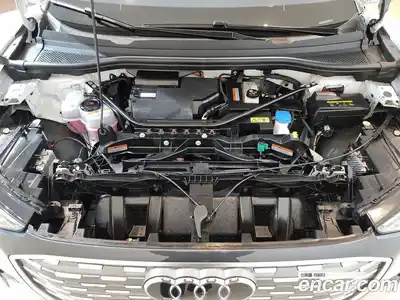 Audi Q4 e-tron 2023 0.2 Автомат в Москве № 544739, миниатюра 6