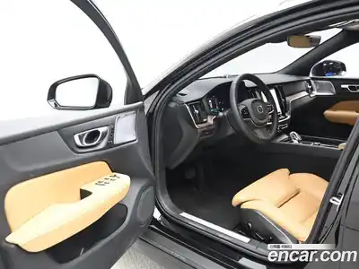 Volvo V60 2024 2.0 Автомат в Москве № 544961, миниатюра 11