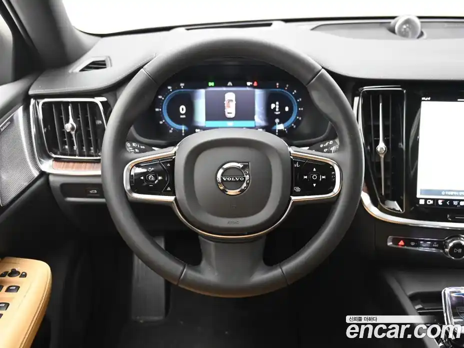 Volvo V60 2024 2.0 Автомат в Москве № 544961, фото 13