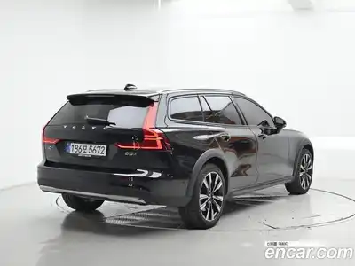 Volvo V60 2024 2.0 Автомат в Москве № 544961, миниатюра 2