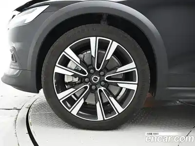 Volvo V60 2024 2.0 Автомат в Москве № 544961, миниатюра 5