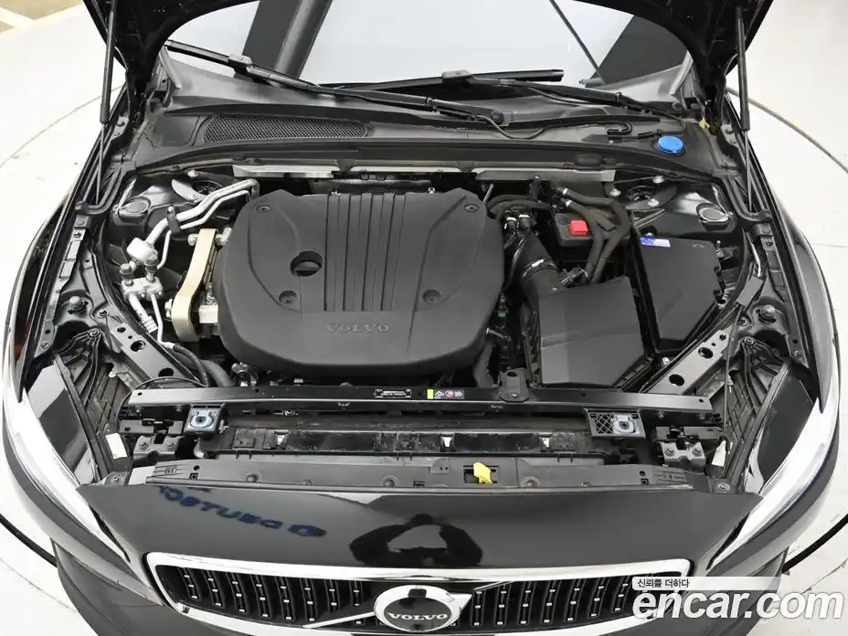 Volvo V60 2024 2.0 Автомат в Москве № 544961, фото 6