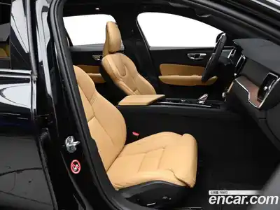 Volvo V60 2024 2.0 Автомат в Москве № 544961, миниатюра 10