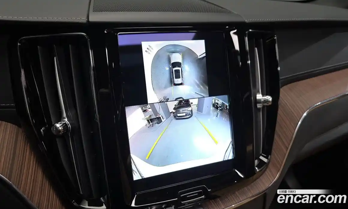 Volvo XC60 2024 2.0 Автомат в Москве № 545048, фото 15