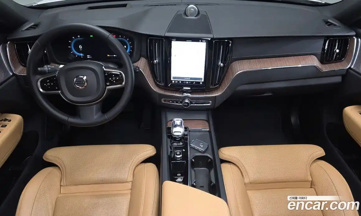 Volvo XC60 2024 2.0 Автомат в Москве № 545048, фото 6