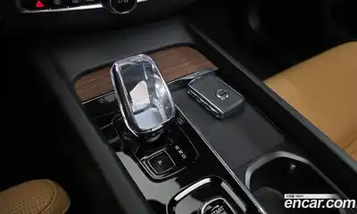 Volvo XC60 2024 2.0 Автомат в Москве № 545048, миниатюра 8