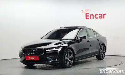 Volvo S60, 2022