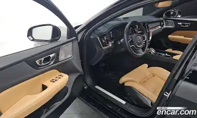Volvo S60 2022 2.0 Автомат в Москве № 545128, миниатюра 11