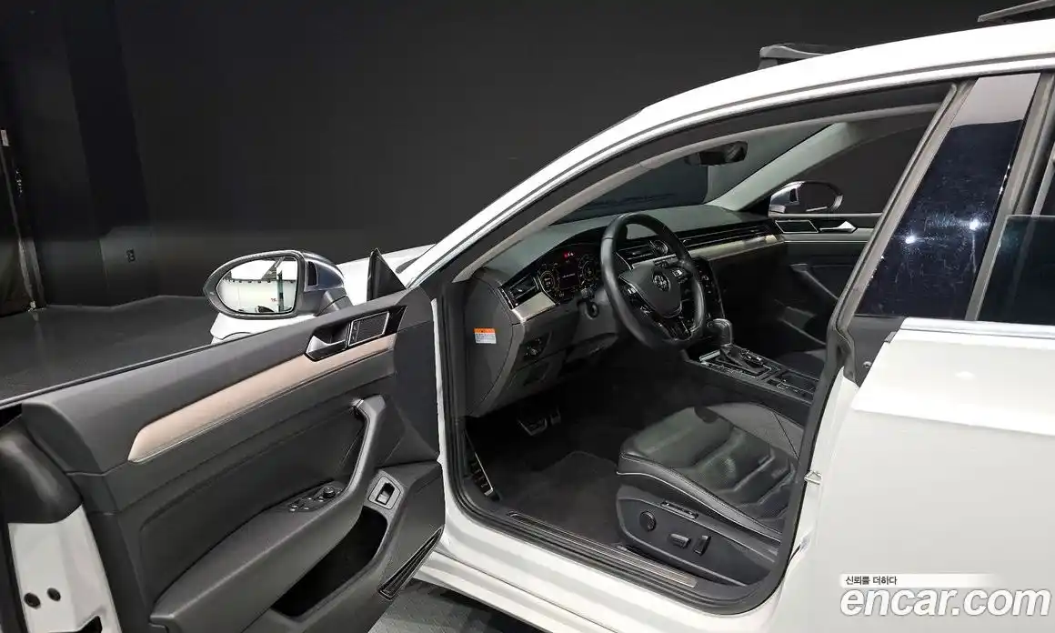 Volkswagen Arteon 2019 2.0 Автомат в Москве № 547328, фото 10