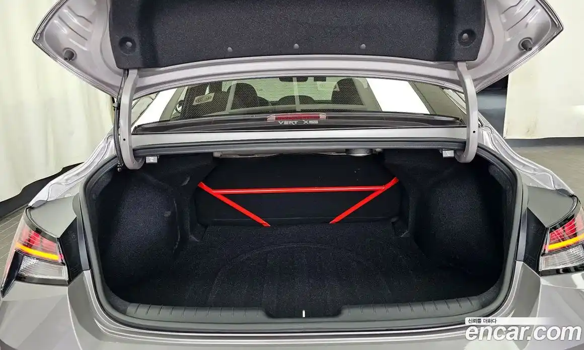 Hyundai Avante 2022 2.0 Автомат в Москве № 88202, фото 13