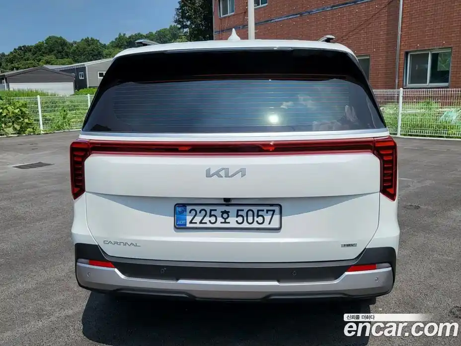 Kia Canival 2025 1.6 Автомат в Москве № 114055, фото 4