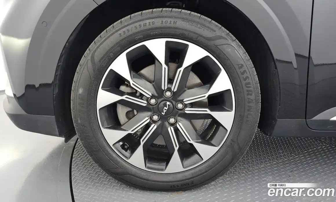 Kia Canival 2023 3.5 Автомат в Москве № 120833, фото 17