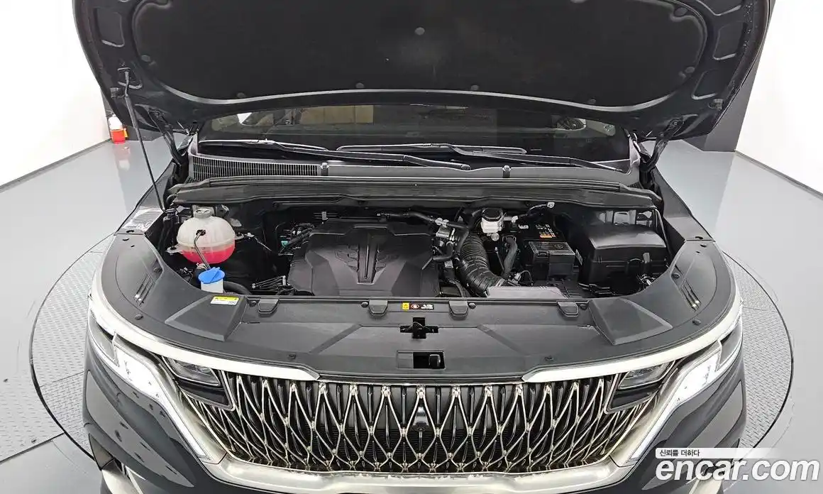 Kia Canival 2023 3.5 Автомат в Москве № 120833, фото 3