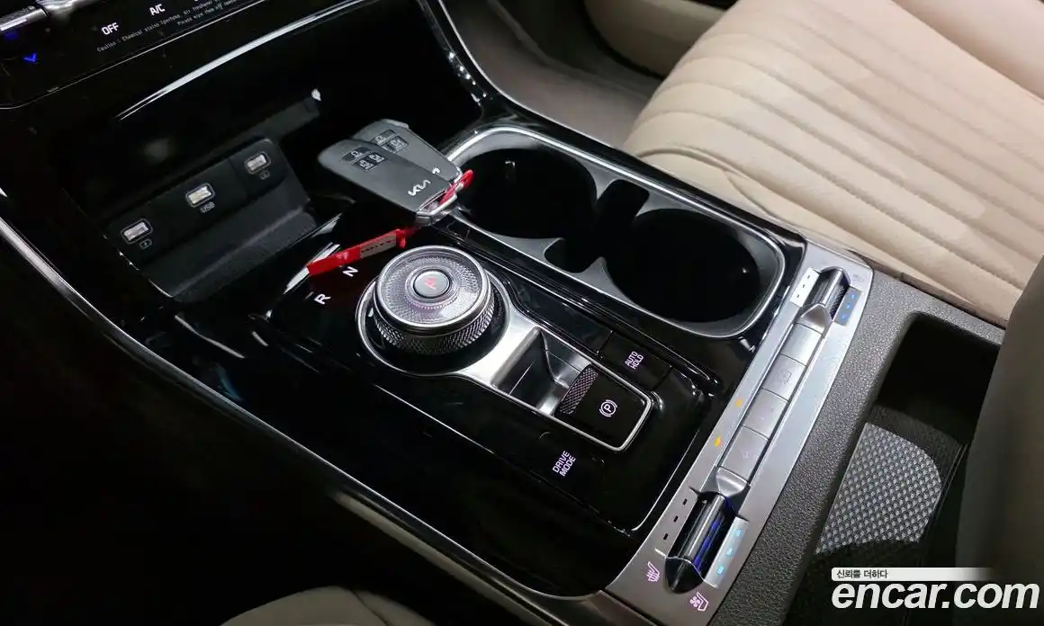 Kia Canival 2023 3.5 Автомат в Москве № 121249, фото 14