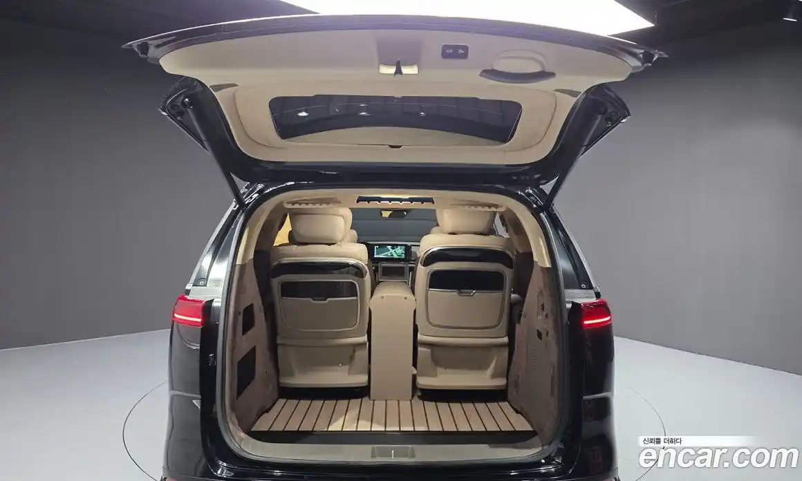 Kia Canival 2023 3.5 Автомат в Москве № 121249, фото 20