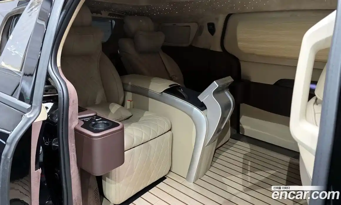 Kia Canival 2023 3.5 Автомат в Москве № 121249, фото 9