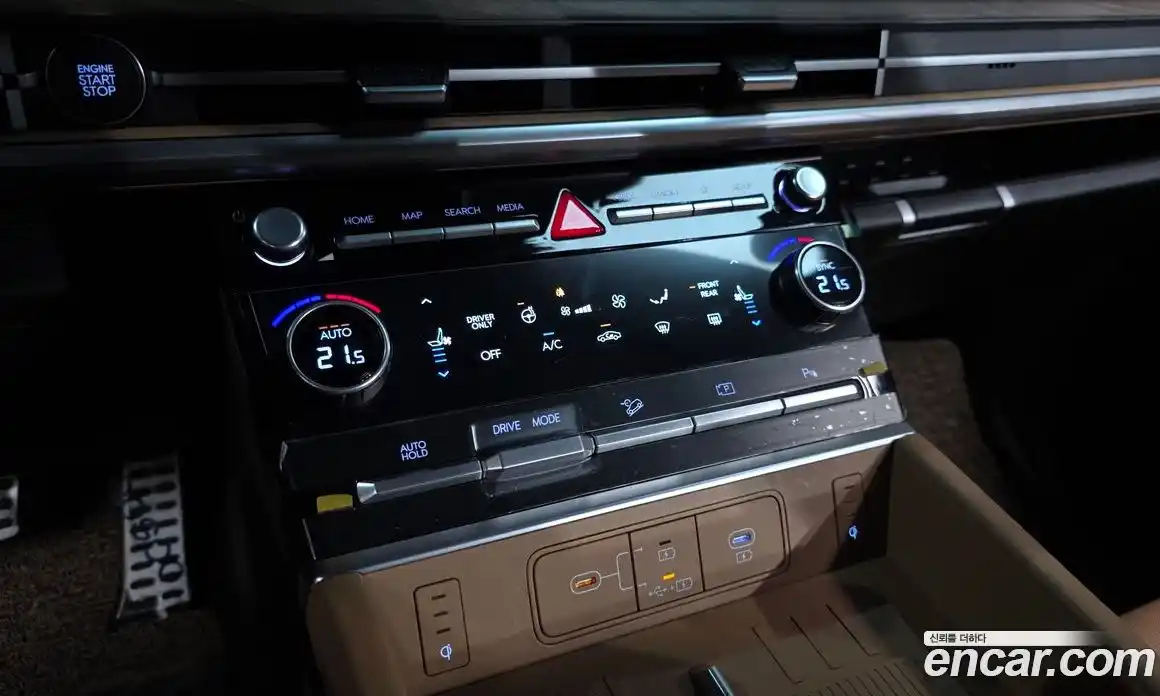 Hyundai Santa Fe 2024 1.6 Автомат в Москве № 126275, фото 16