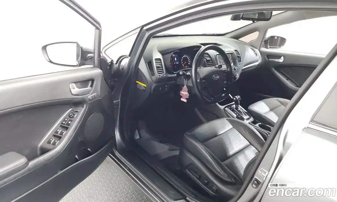 Kia K3 2016 1.6 Автомат в Москве № 133331, фото 10