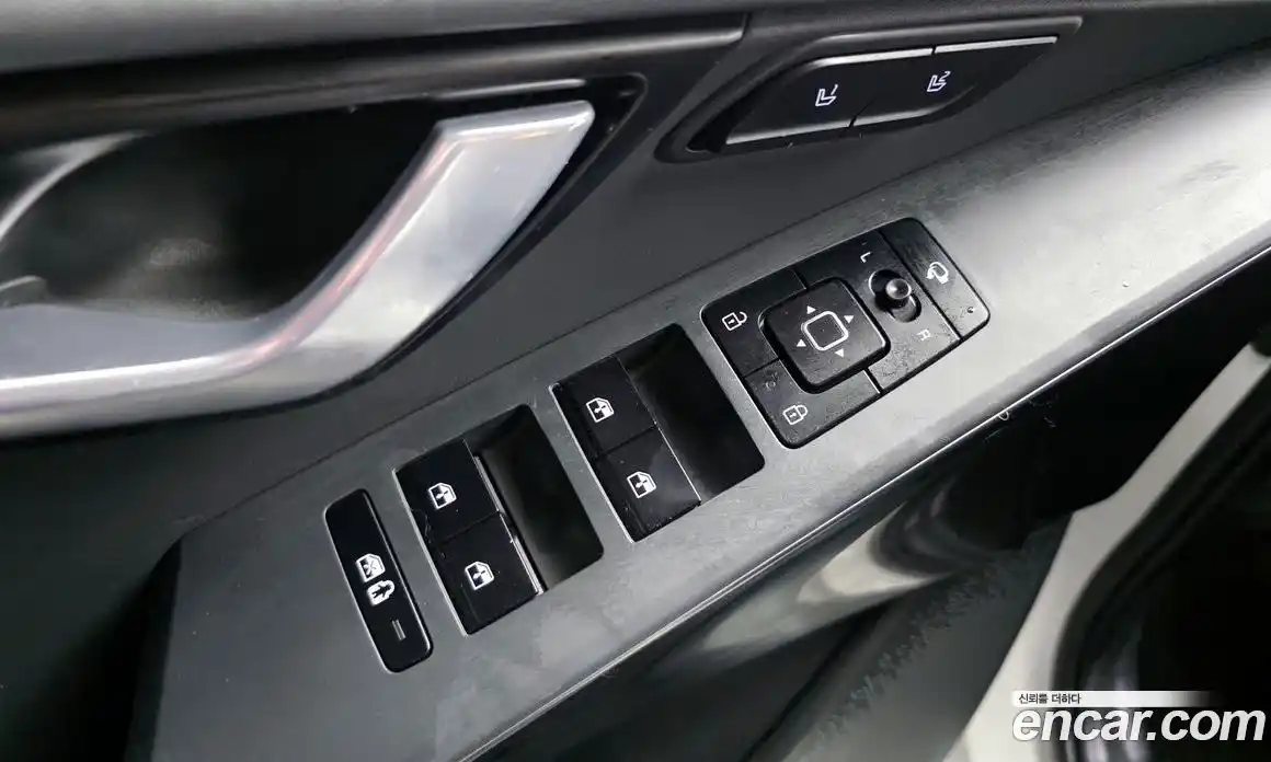 Kia Niro 2023 0.2 Автомат в Москве № 133964, фото 16